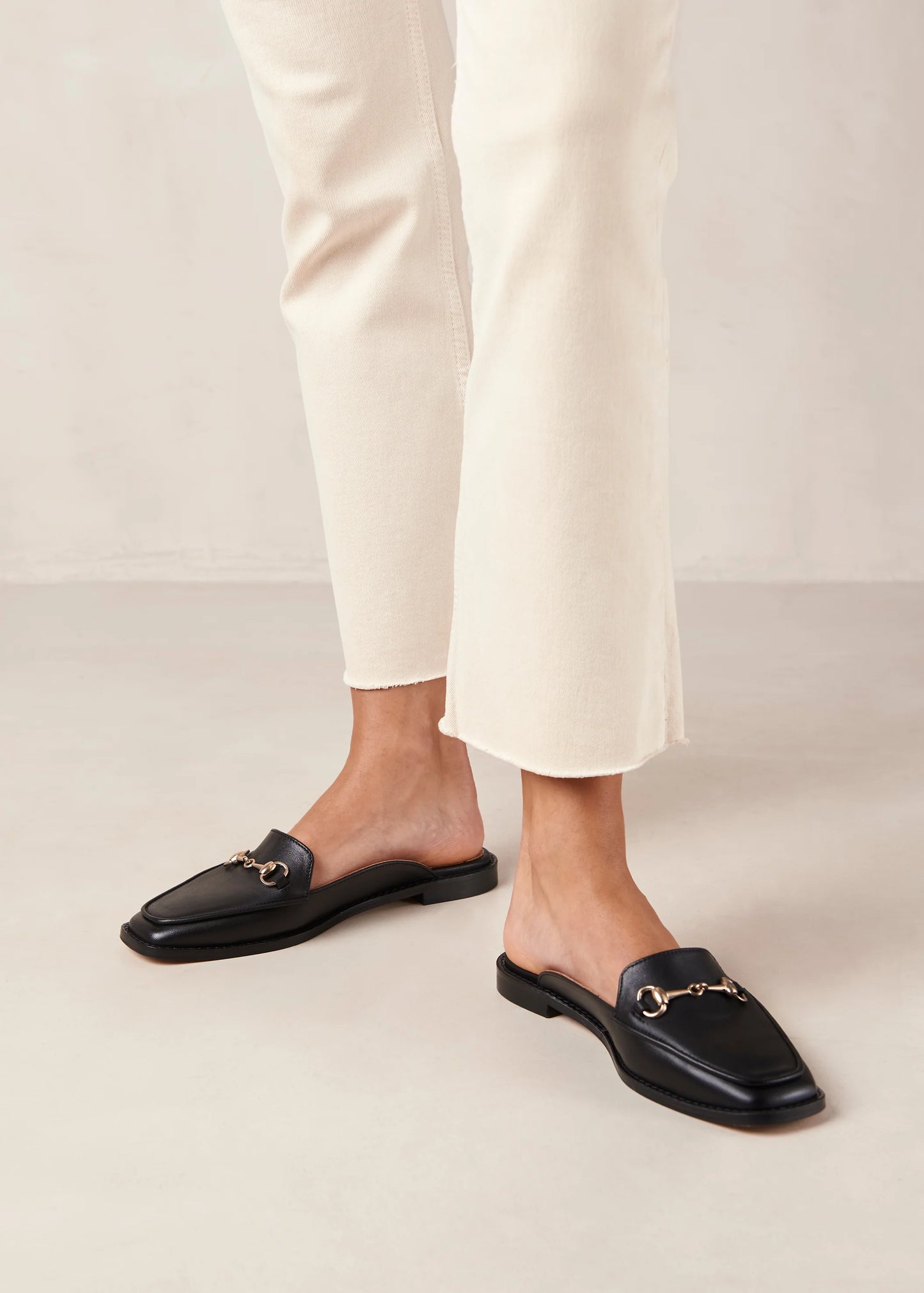 ALOHAS I Kais Black Leather Mules