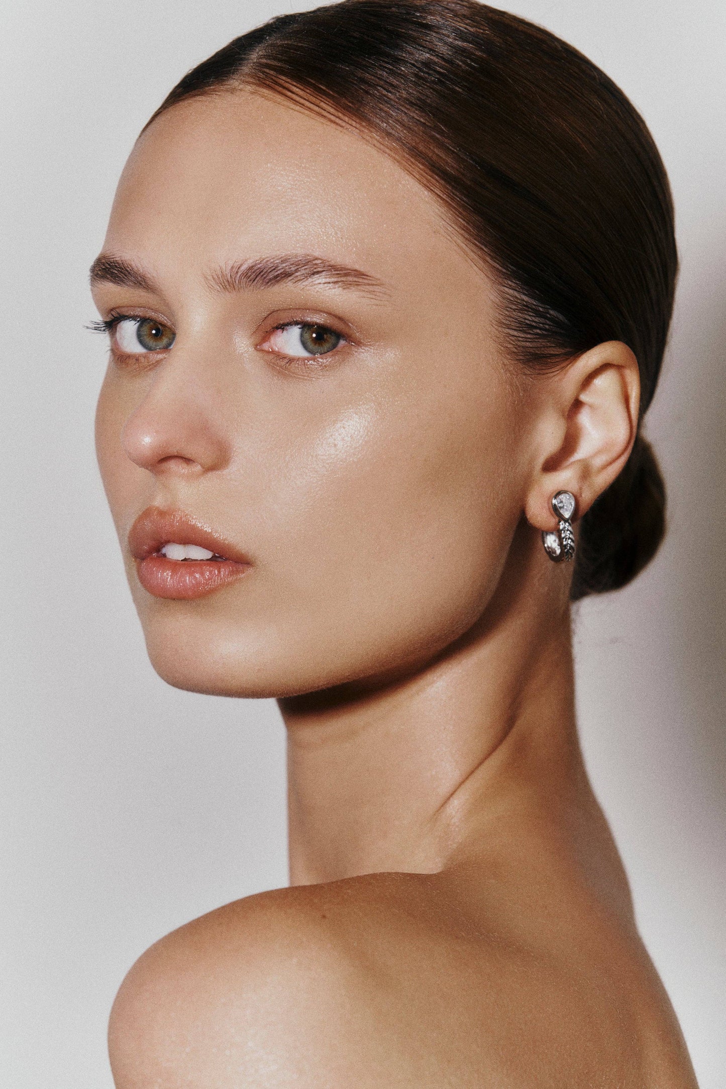 Lili Claspe - Emmeline Hook Earrings: GOLD
